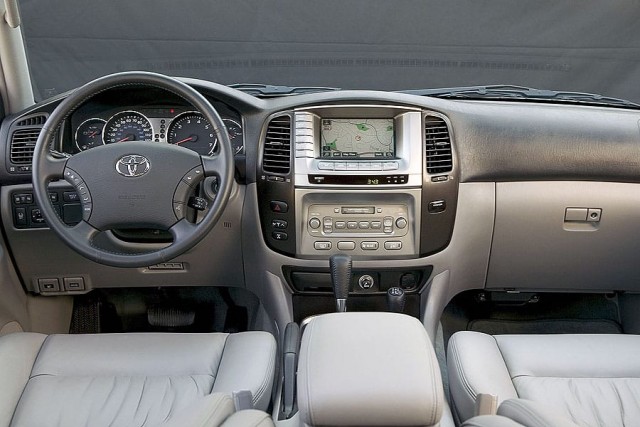 2007 Toyota Land Cruiser Interior