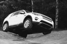 Want A Deal On A Land Rover Discovery Sport? Try A Jeep Cherokee Trailhawk
