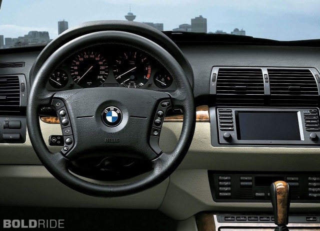 2004 BMW X5 interior forward view